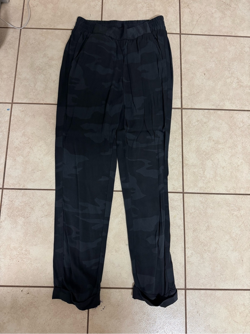Splendid women’s Camo Jogger Pants - Picture 5 of 5